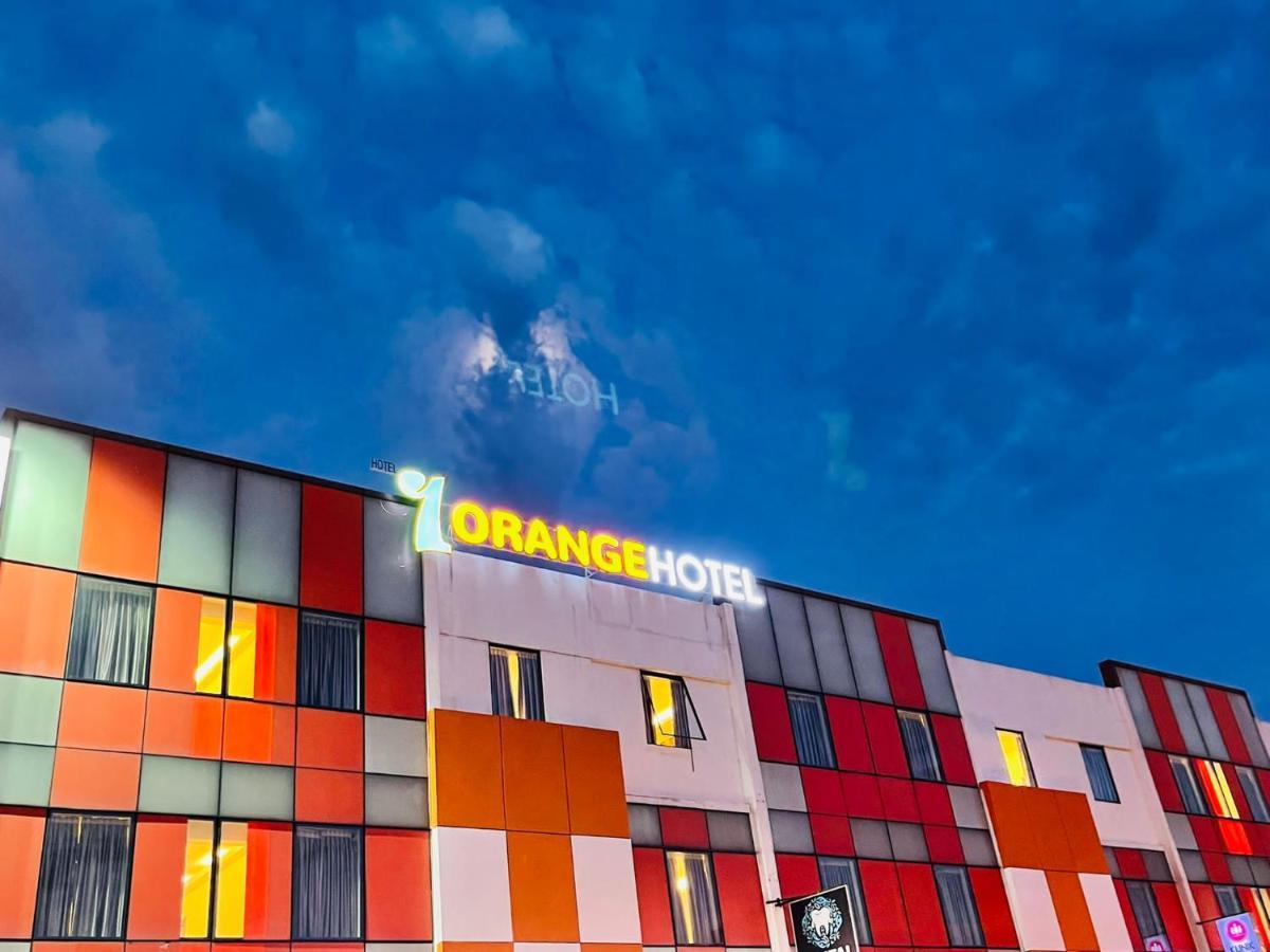 1 Orange Hotel Klia & Klia2 Sepang Exterior photo
