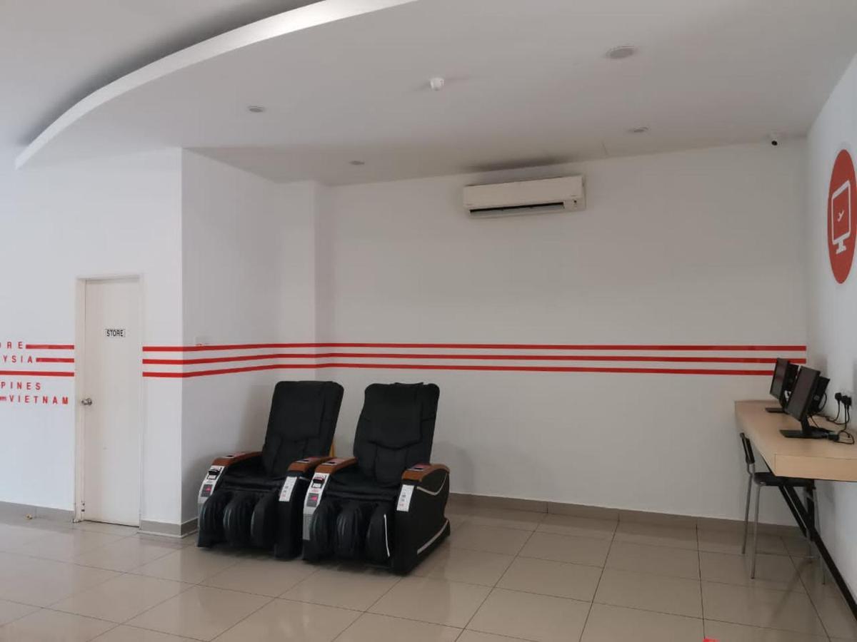 1 Orange Hotel Klia & Klia2 Sepang Exterior photo