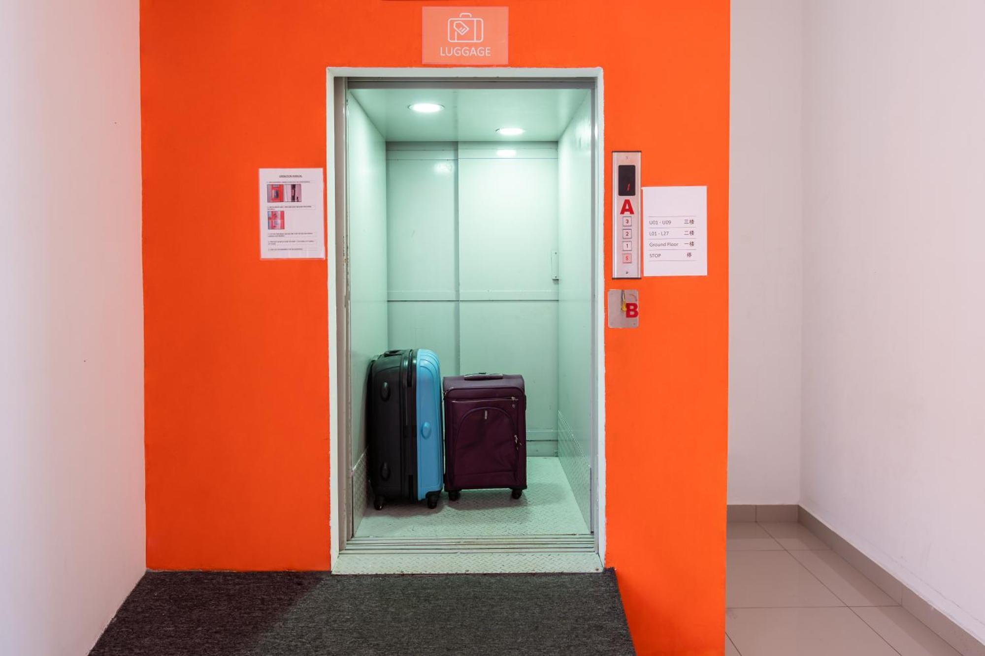 1 Orange Hotel Klia & Klia2 Sepang Exterior photo