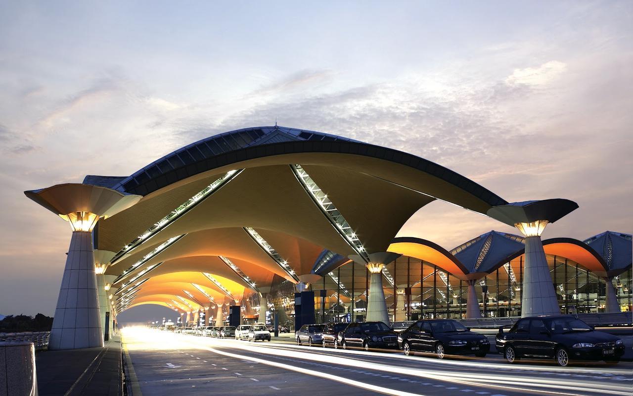 1 Orange Hotel Klia & Klia2 Sepang Exterior photo